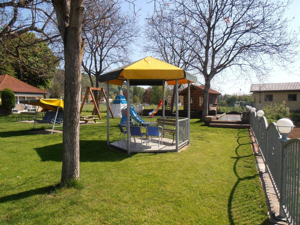 Ferienanlage Seehof Krumpendorf Extérieur photo
