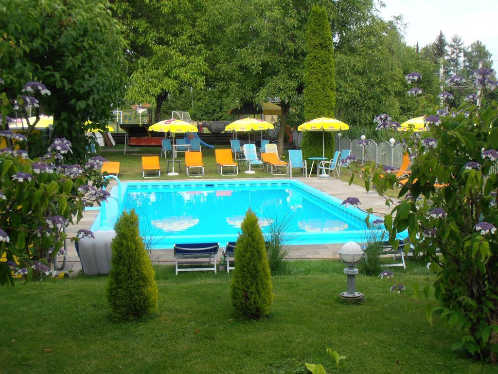 Ferienanlage Seehof Krumpendorf Extérieur photo
